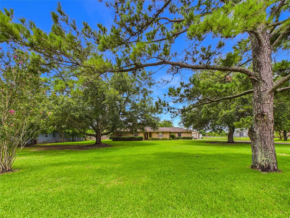 7711 Avenue M Santa Fe, TX 77510