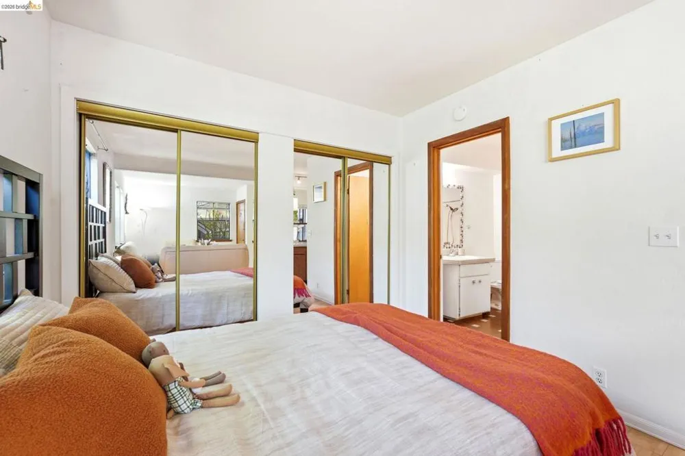 2915 Benvenue Ave #C Berkeley, CA 94705