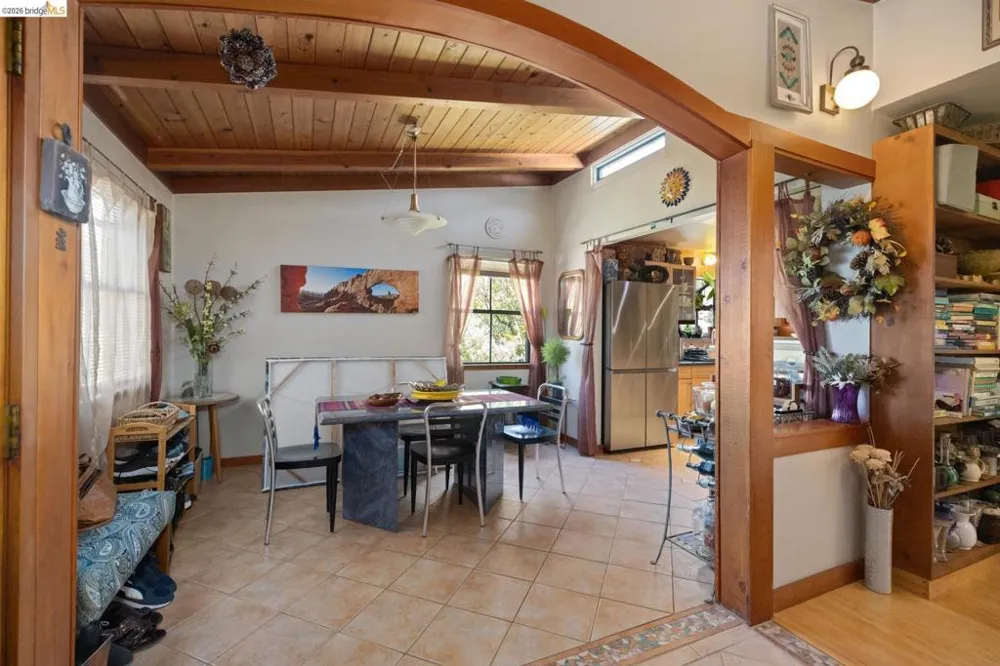 2915 Benvenue Ave #C Berkeley, CA 94705