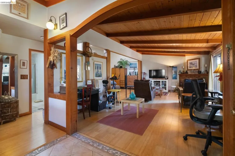 2915 Benvenue Ave #C Berkeley, CA 94705