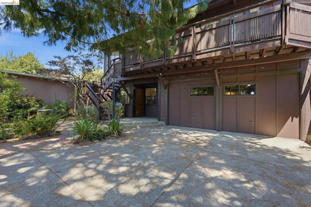 2915 Benvenue Ave #C Berkeley, CA 94705