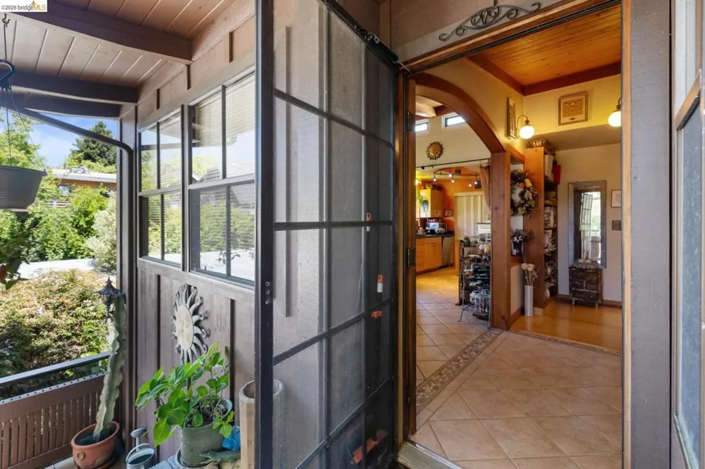 2915 Benvenue Ave #C Berkeley, CA 94705