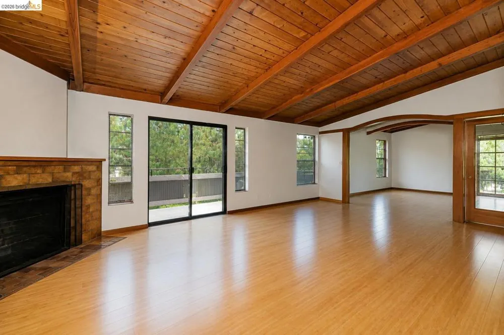 2915 Benvenue Ave #C Berkeley, CA 94705