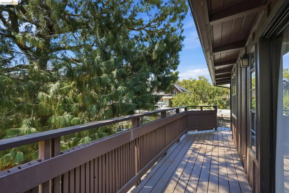 2915 Benvenue Ave #C Berkeley, CA 94705