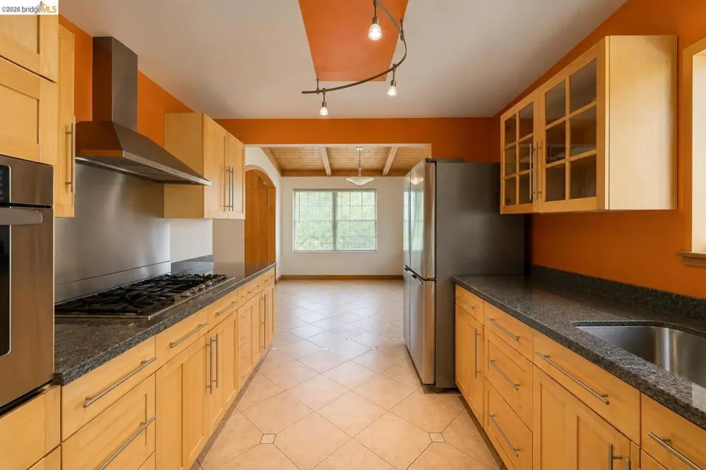 2915 Benvenue Ave #C Berkeley, CA 94705