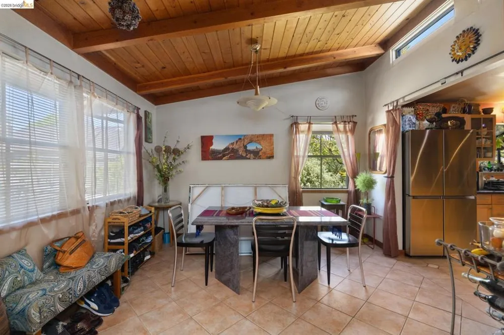 2915 Benvenue Ave #C Berkeley, CA 94705