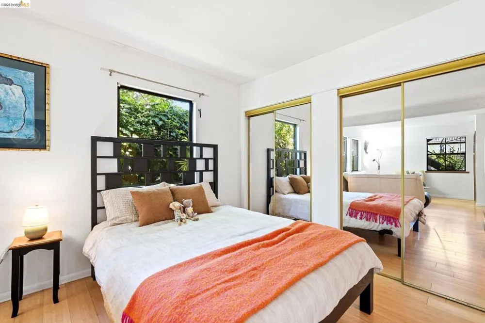 2915 Benvenue Ave #C Berkeley, CA 94705