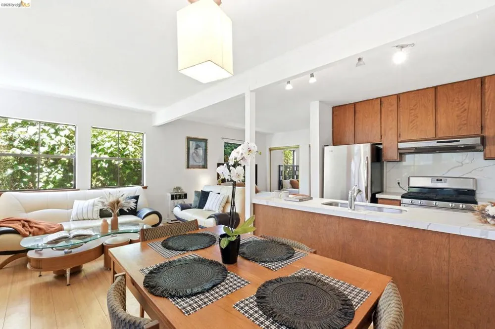 2915 Benvenue Ave #C Berkeley, CA 94705