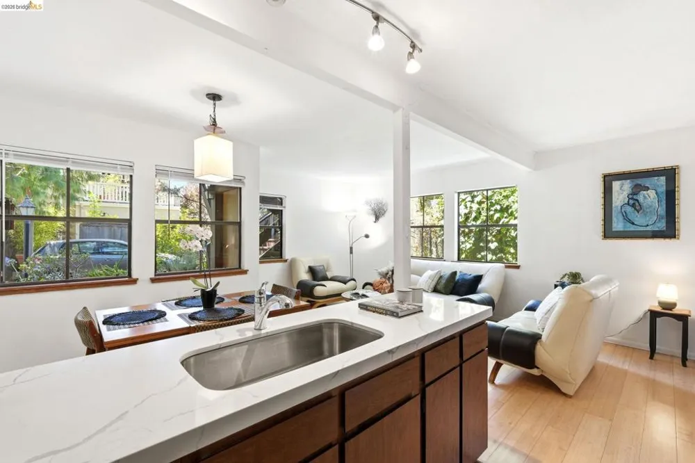 2915 Benvenue Ave #C Berkeley, CA 94705