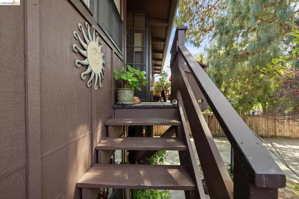 2915 Benvenue Ave #C Berkeley, CA 94705