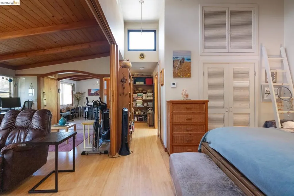 2915 Benvenue Ave #C Berkeley, CA 94705