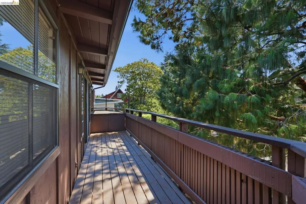 2915 Benvenue Ave #C Berkeley, CA 94705