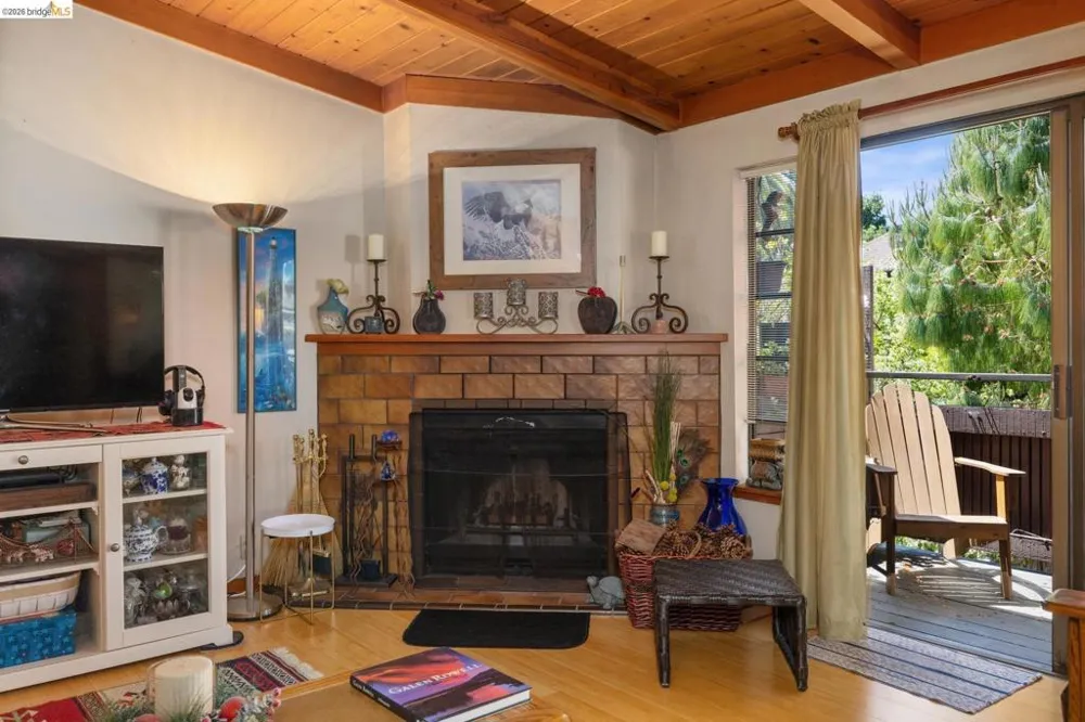 2915 Benvenue Ave #C Berkeley, CA 94705