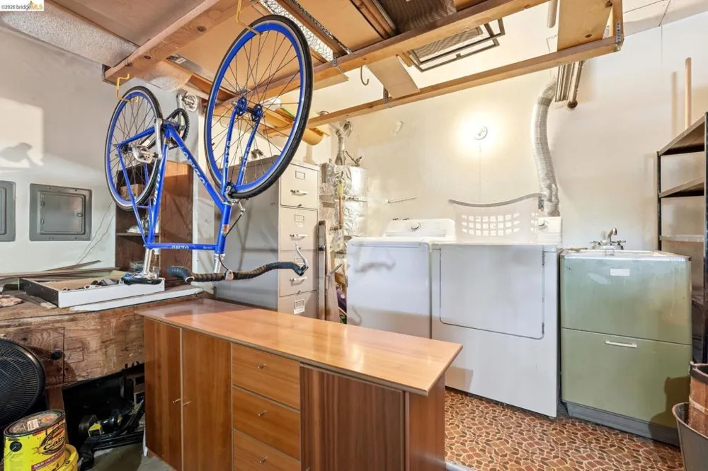2915 Benvenue Ave #C Berkeley, CA 94705