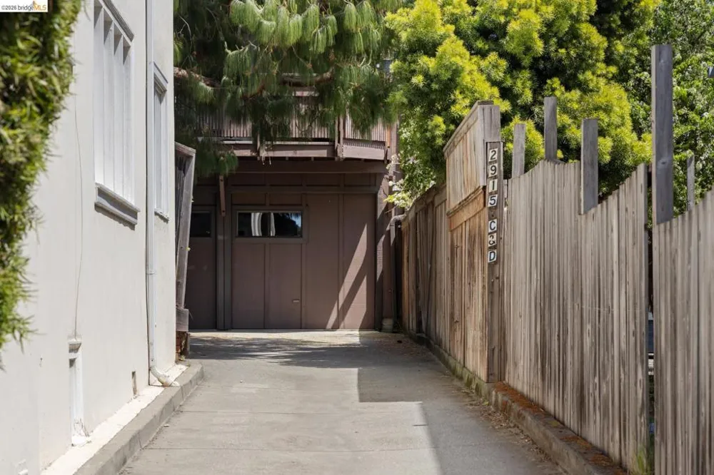 2915 Benvenue Ave #C Berkeley, CA 94705