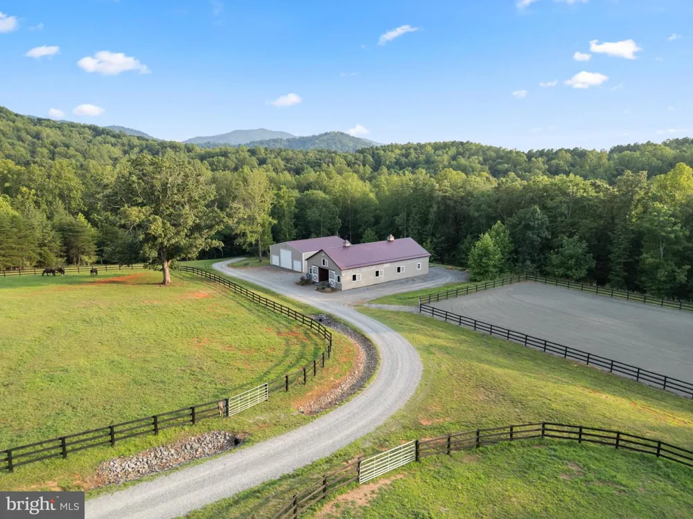 2236 CRAIGS STORE Afton, VA 22920