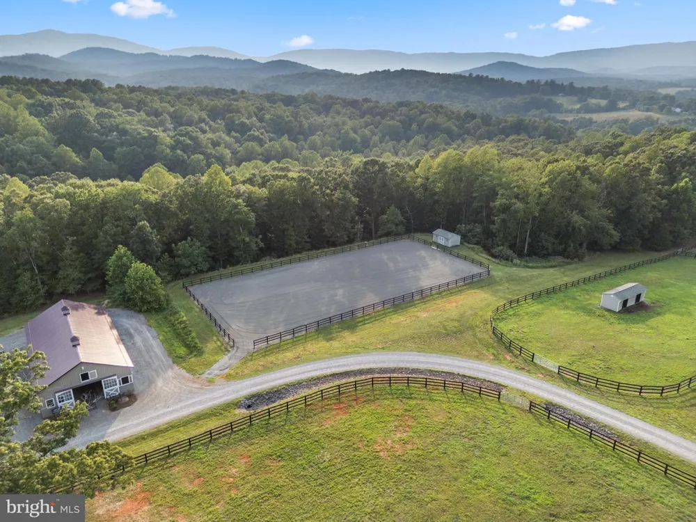 2236 CRAIGS STORE Afton, VA 22920