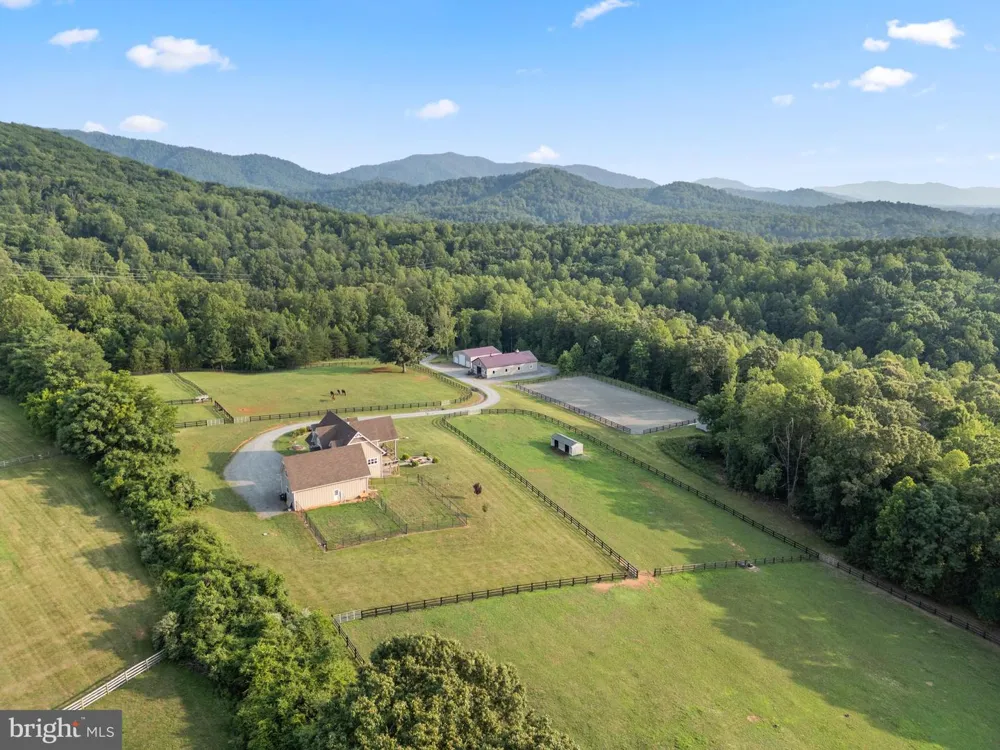 2236 CRAIGS STORE Afton, VA 22920