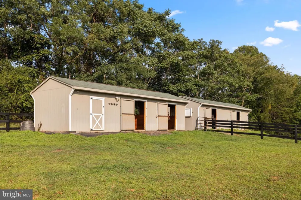2236 CRAIGS STORE Afton, VA 22920