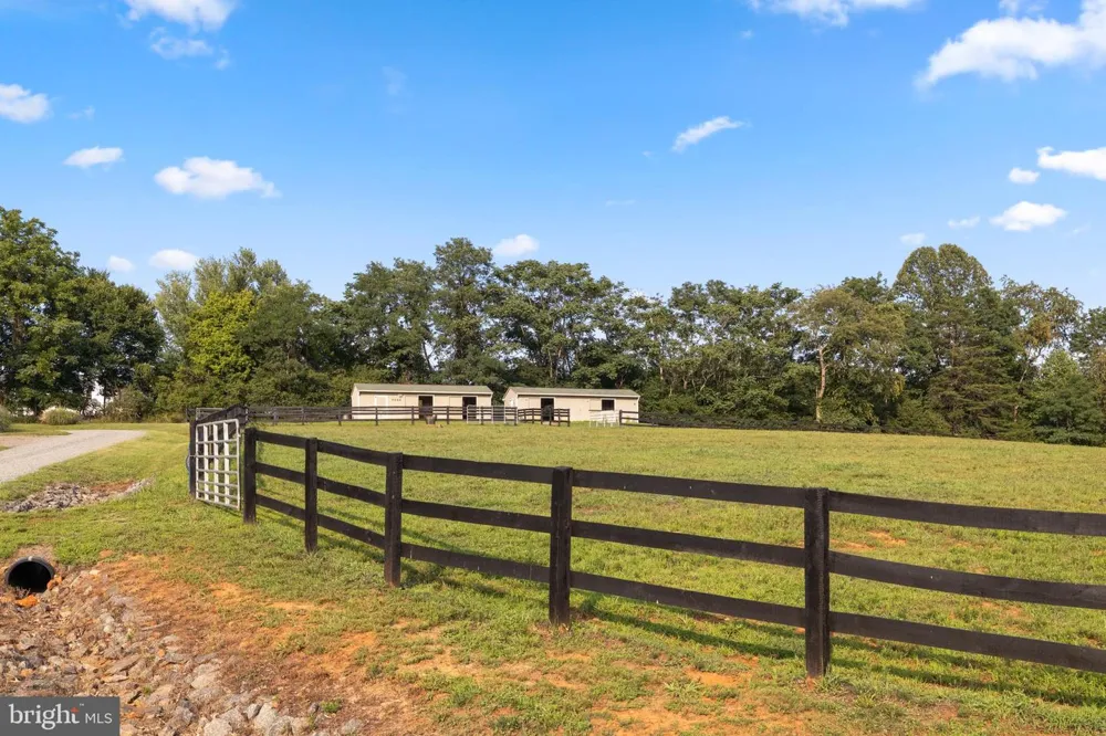 2236 CRAIGS STORE Afton, VA 22920