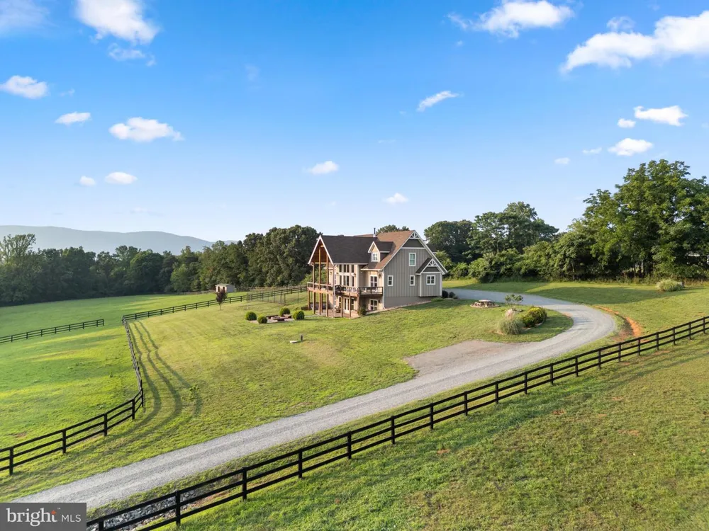 2236 CRAIGS STORE Afton, VA 22920