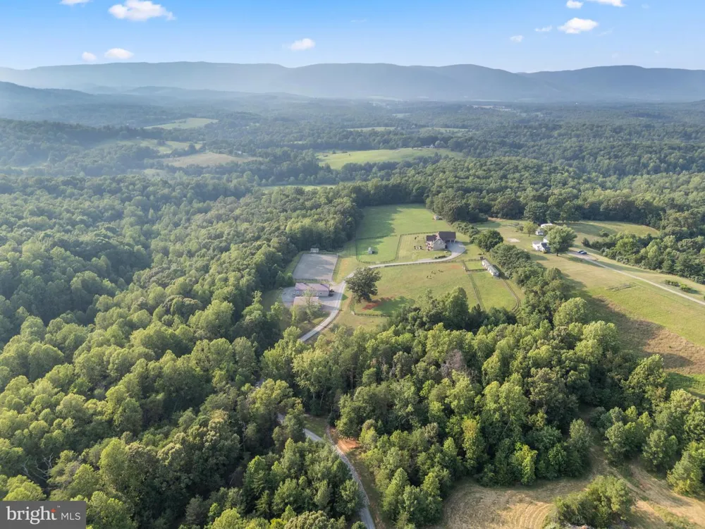 2236 CRAIGS STORE Afton, VA 22920