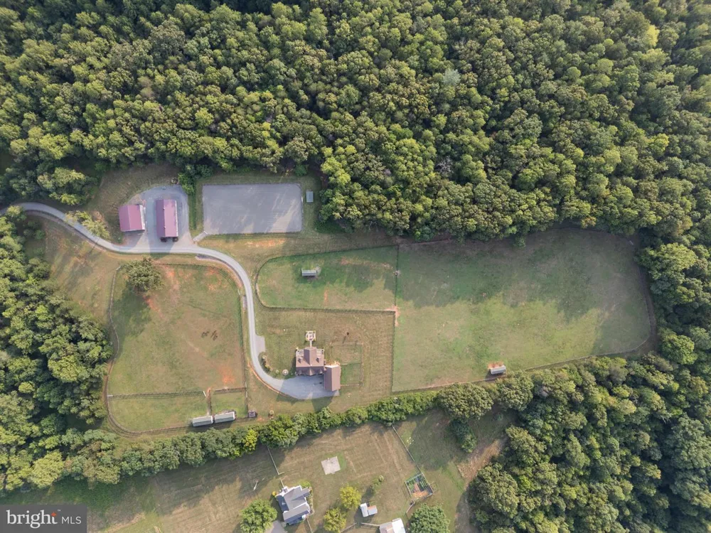 2236 CRAIGS STORE Afton, VA 22920