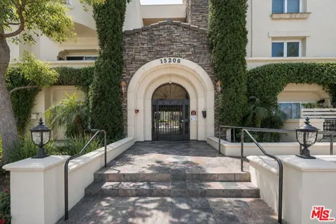 15206 Burbank Boulevard #116