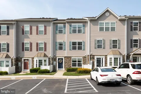 6519 DUNDEE DRIVE #252