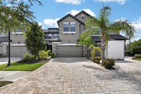 4752 WANDERING WAY