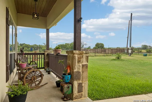 9691 Crow Ln Adkins, TX 78101