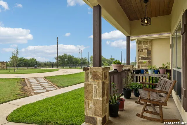 9691 Crow Ln Adkins, TX 78101