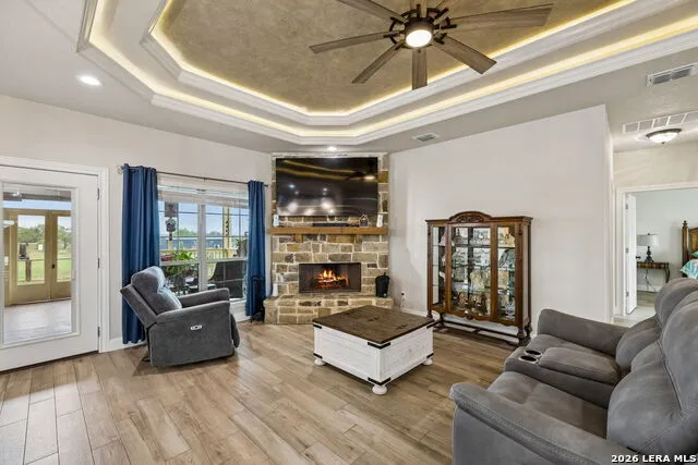 9691 Crow Ln Adkins, TX 78101