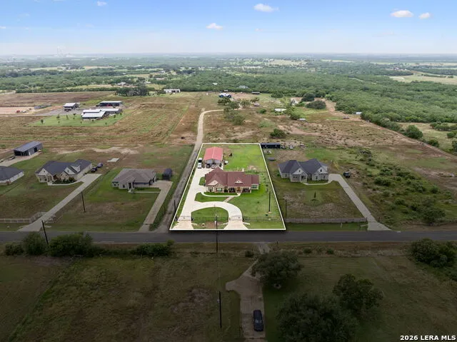 9691 Crow Ln Adkins, TX 78101