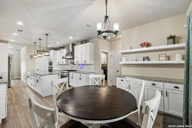 9691 Crow Ln Adkins, TX 78101