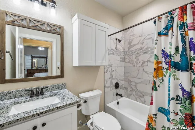 9691 Crow Ln Adkins, TX 78101