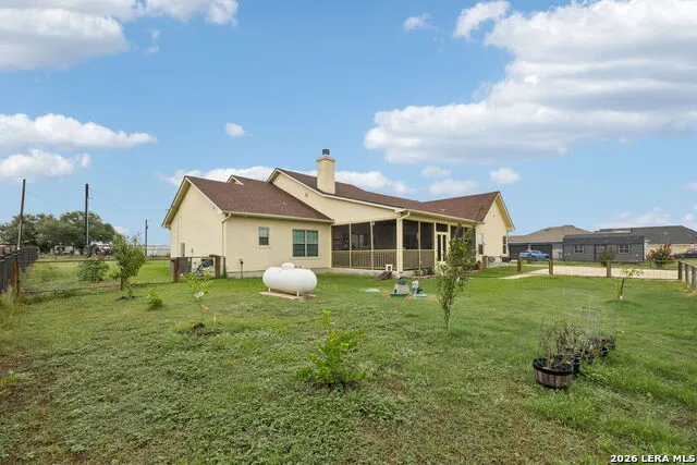 9691 Crow Ln Adkins, TX 78101