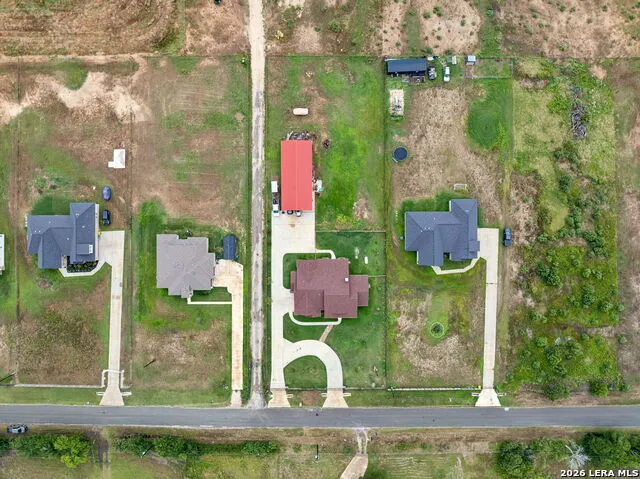 9691 Crow Ln Adkins, TX 78101