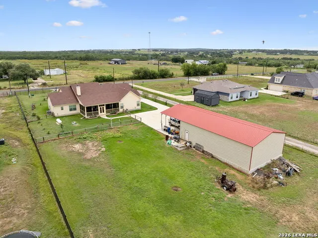 9691 Crow Ln Adkins, TX 78101