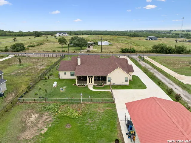 9691 Crow Ln Adkins, TX 78101