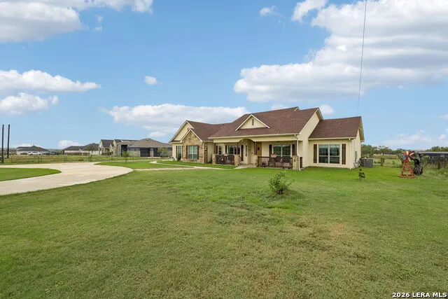 9691 Crow Ln Adkins, TX 78101