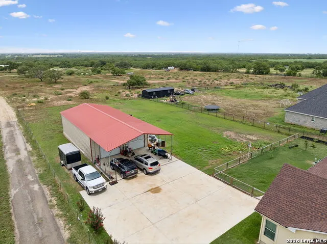 9691 Crow Ln Adkins, TX 78101