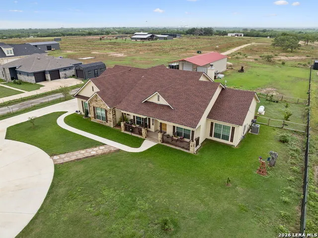 9691 Crow Ln Adkins, TX 78101