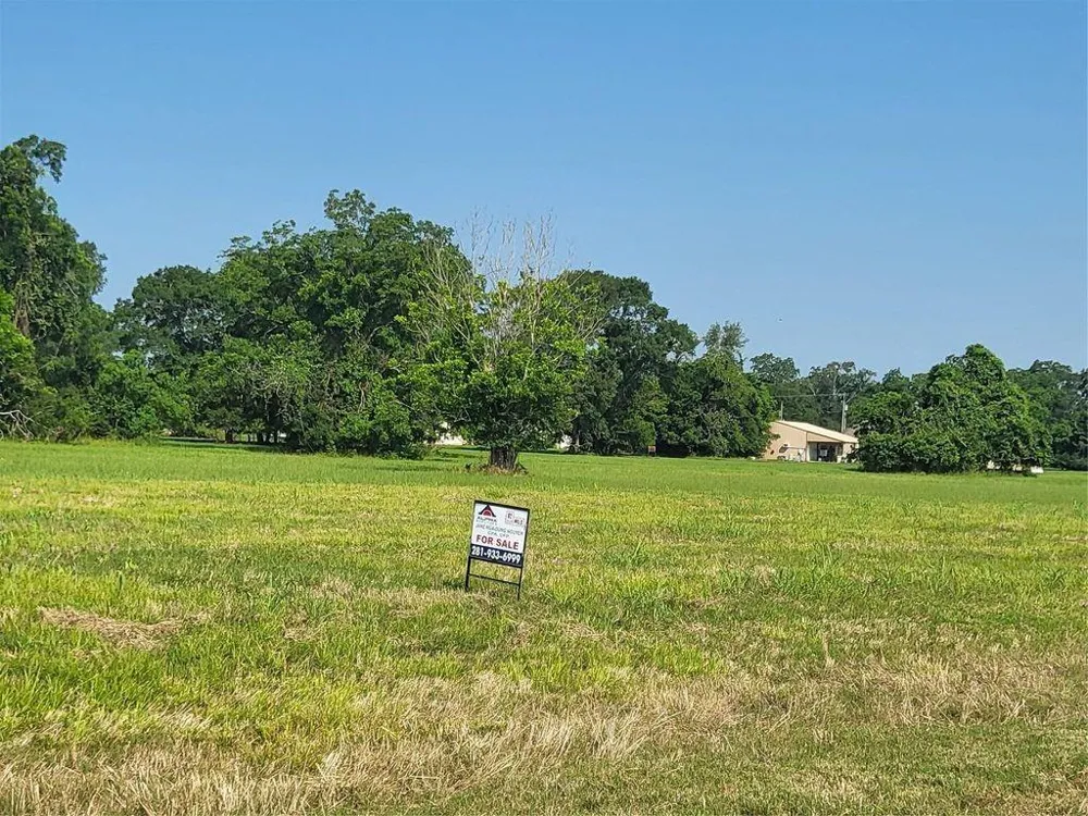 75 Conestoga Trl Angleton, TX 77515