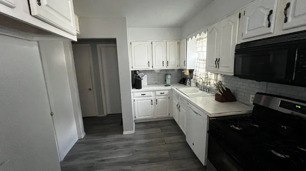3256 Hillcroft Avenue SW Wyoming City, MI 49548