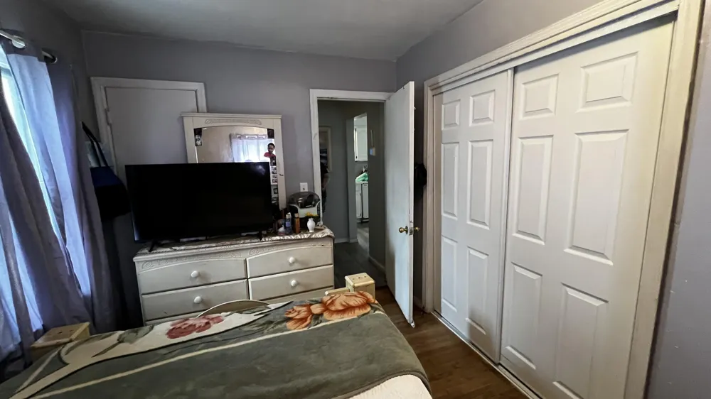 3256 Hillcroft Avenue SW Wyoming City, MI 49548