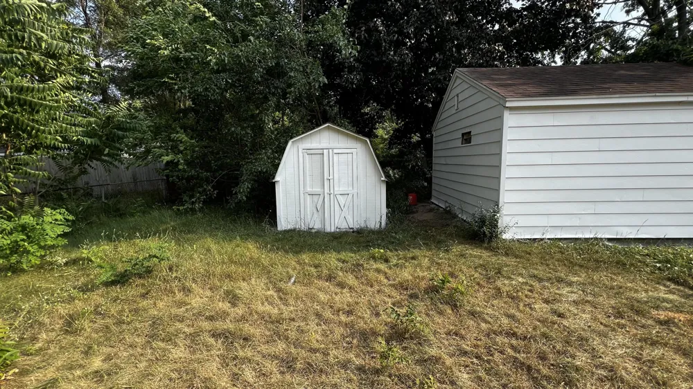 3256 Hillcroft Avenue SW Wyoming City, MI 49548