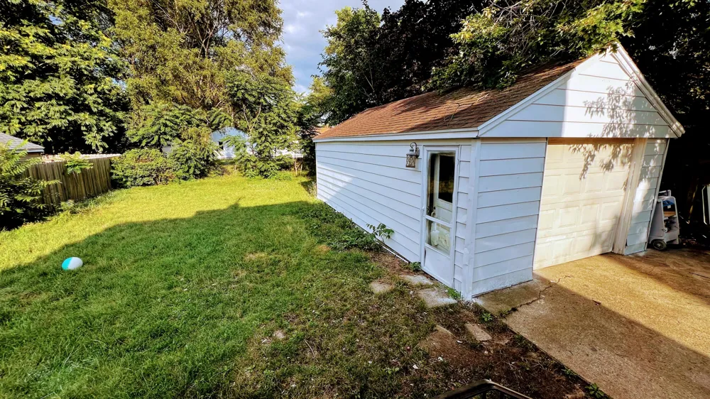 3256 Hillcroft Avenue SW Wyoming City, MI 49548