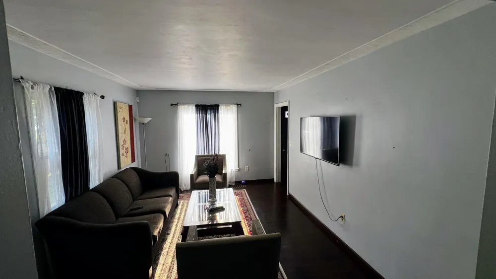 3256 Hillcroft Avenue SW Wyoming City, MI 49548