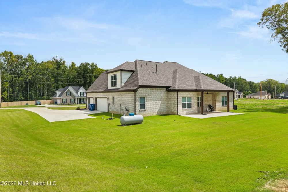 230 Centerline Roper Loop Byhalia, MS 38611